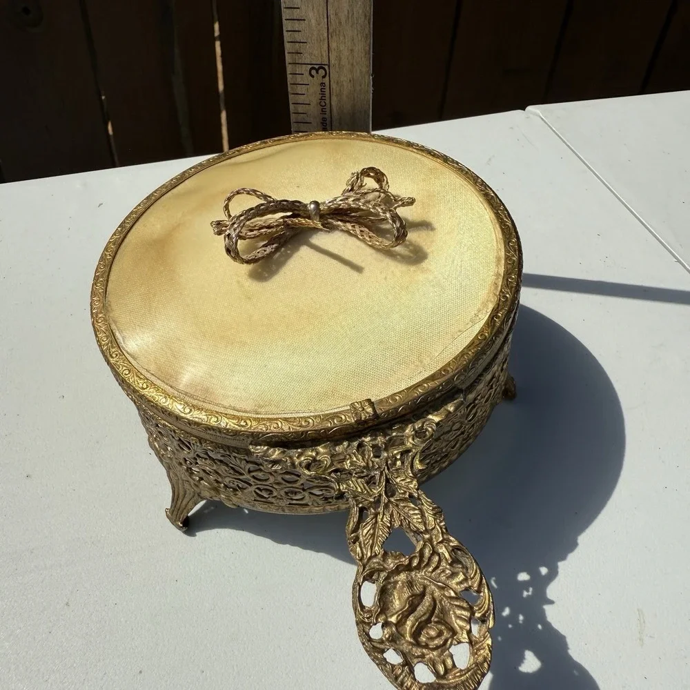 vintage Hollywood Regency style gold metal filigree jewelry box Removable Mirror